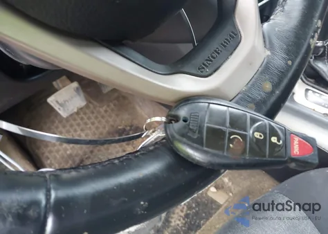 2018 Jeep Cherokee Latitude 4X4 z USA, uszkodzony, nr VIN 1C4PJMCX1JD541192